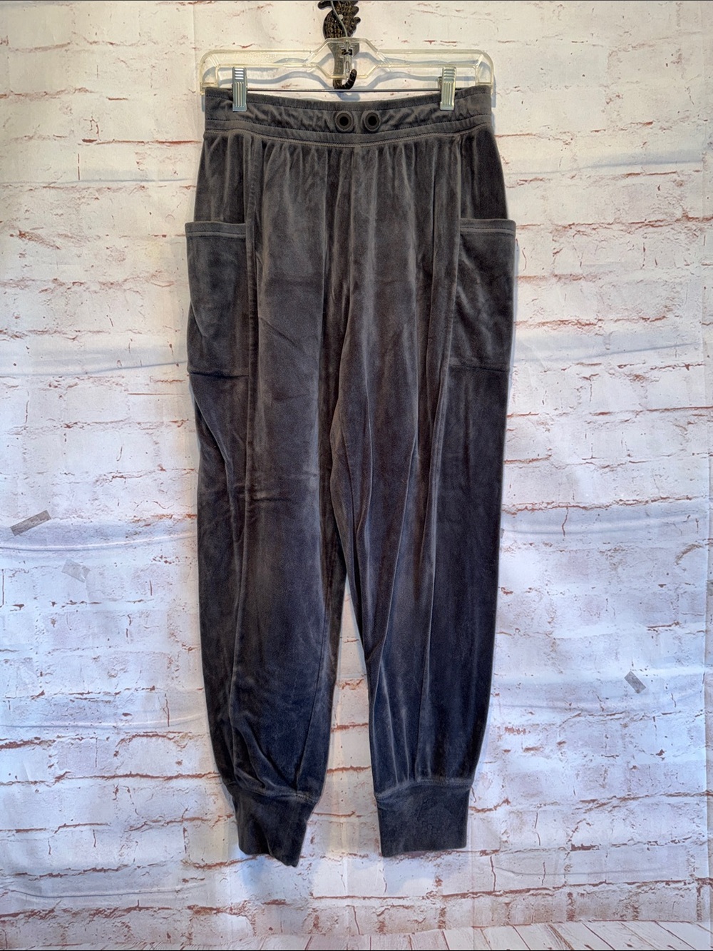 Offline Aerie Women’s Charcoal Velour Joggers Pocket Small elastic waistband
